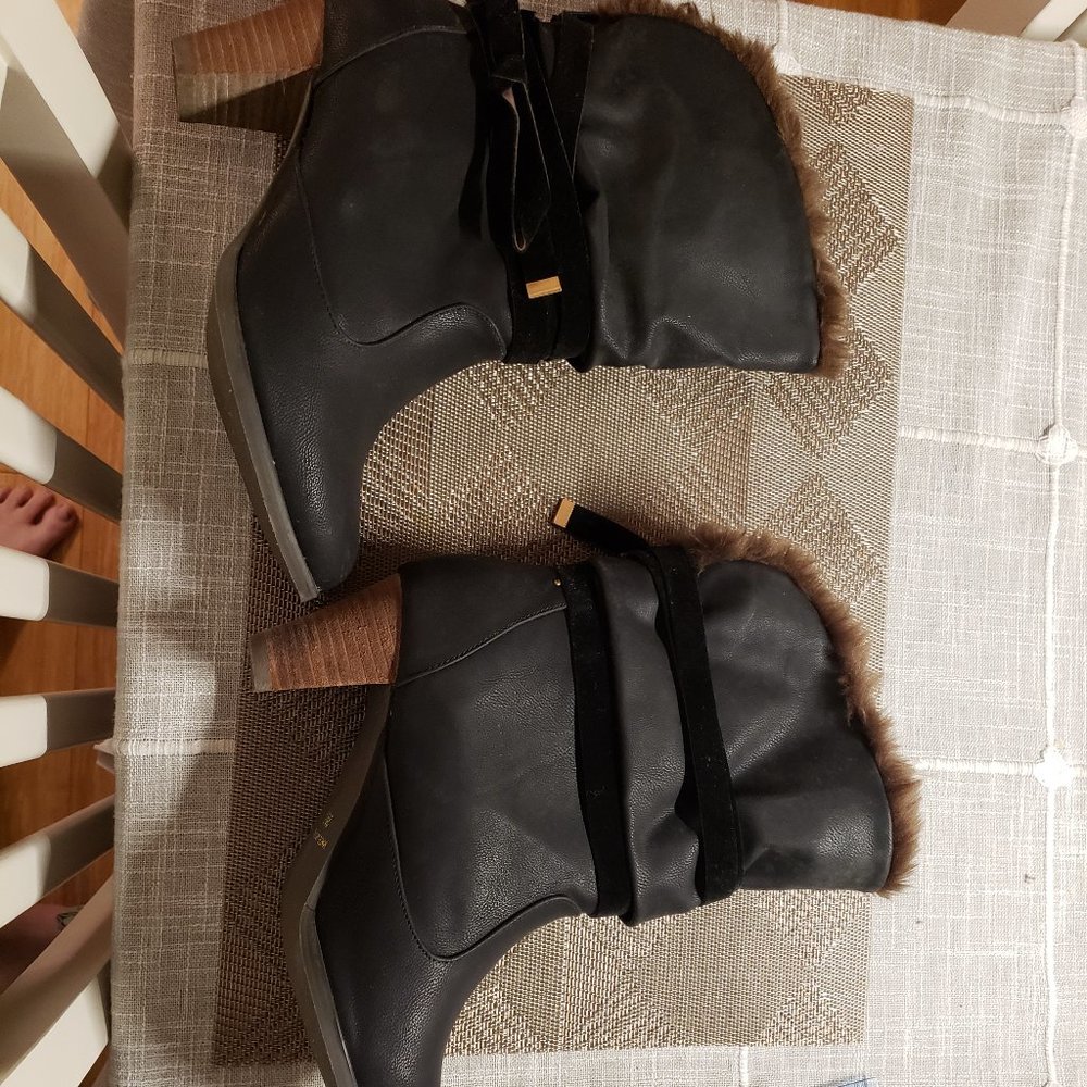 Bodyline Faux Fur Boots